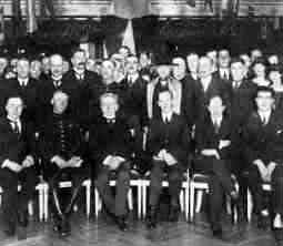 Netherlands-Indies Flying Expedition Committee, third from the left General Snijders, second from the right Anthony Fokker 