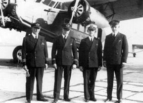 The crew of the Fokker F.XII IJsvogel is ready for departure for the 200th journey to the Dutch East Indies: G.M.H. Frijns, Th.W. von Weyrother, S. van de Molen and P. Blok